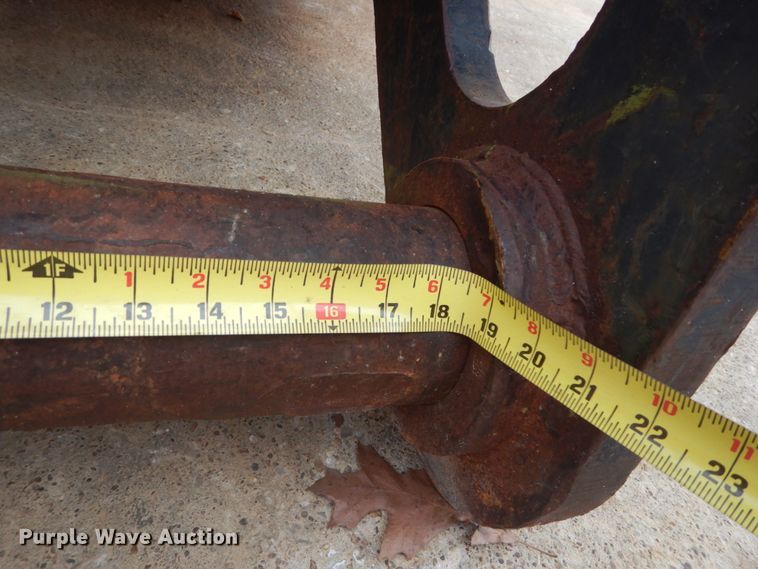 image for item GT9717 Caterpillar grapple bucket