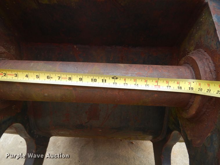 image for item GT9717 Caterpillar grapple bucket