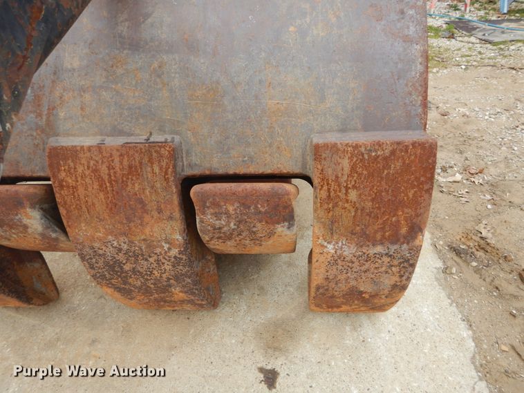 image for item GT9717 Caterpillar grapple bucket