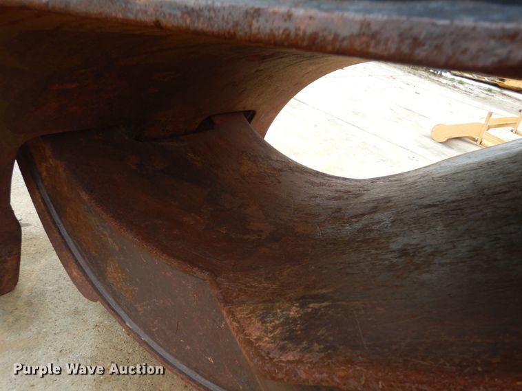 image for item GT9717 Caterpillar grapple bucket