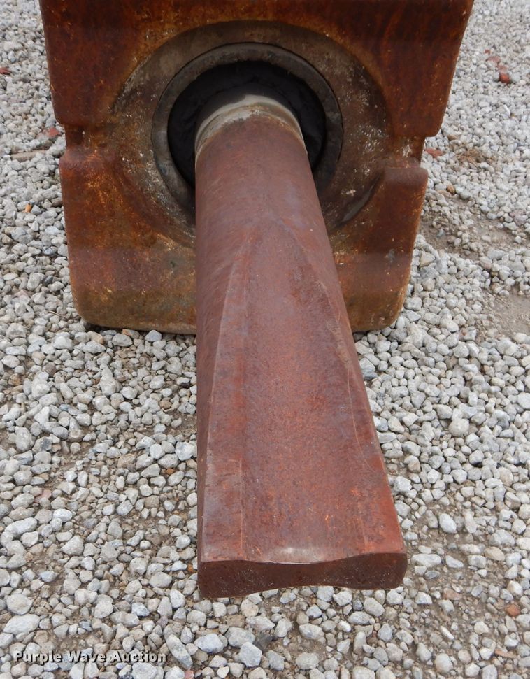 image for item HF9158 Caterpillar H140ES breaker