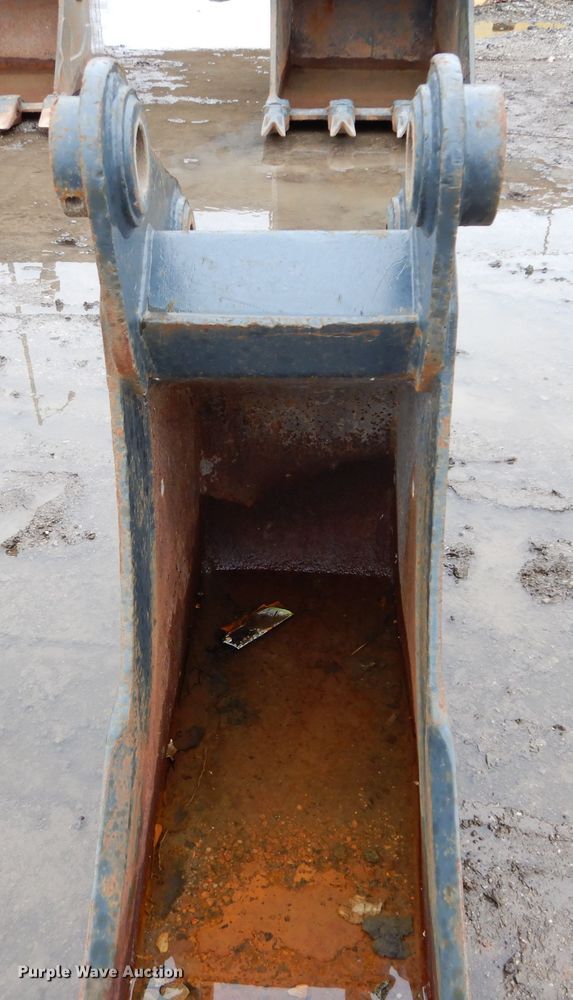 image for item HF9168 Volvo  excavator bucket