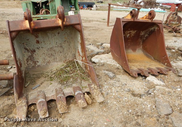 image for item HF9194 (2) John Deere excavator buckets