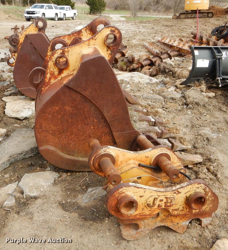 image for item HF9194 (2) John Deere excavator buckets