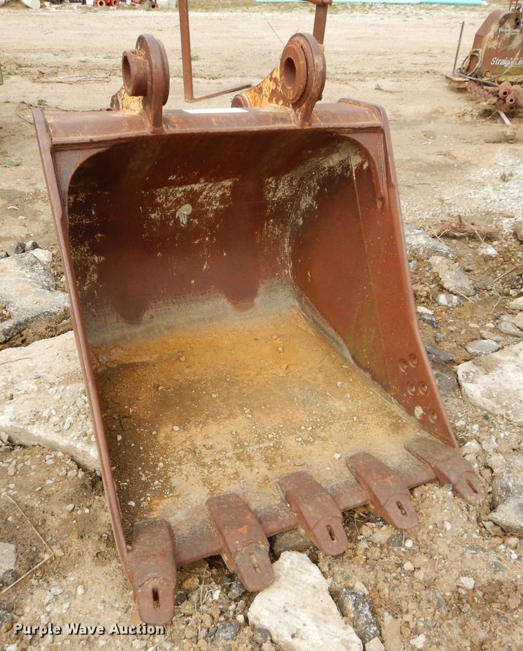 image for item HF9194 (2) John Deere excavator buckets