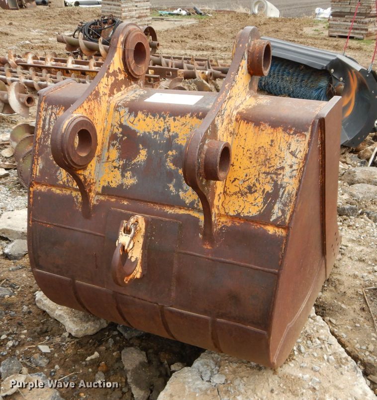 image for item HF9194 (2) John Deere excavator buckets