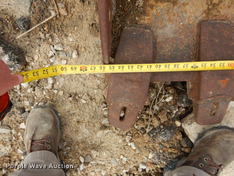 image for item HF9194 (2) John Deere excavator buckets