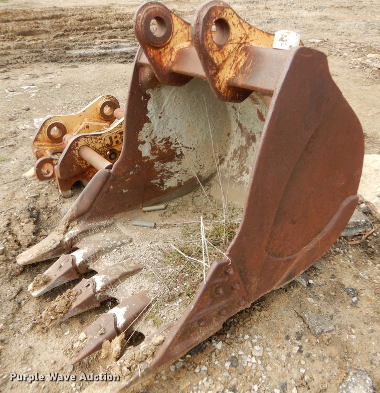 image for item HF9194 (2) John Deere excavator buckets