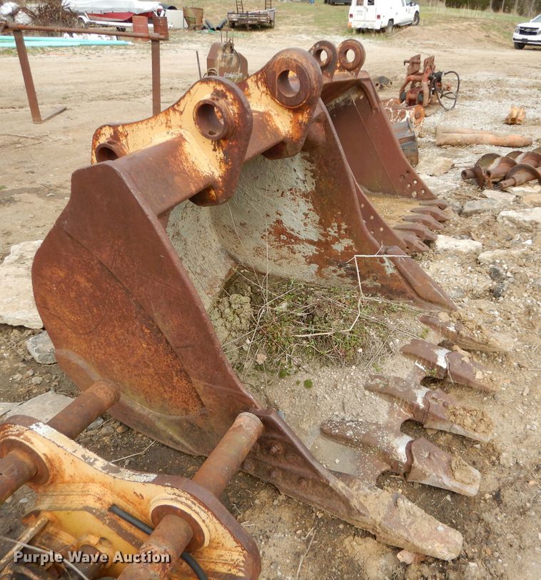 image for item HF9194 (2) John Deere excavator buckets