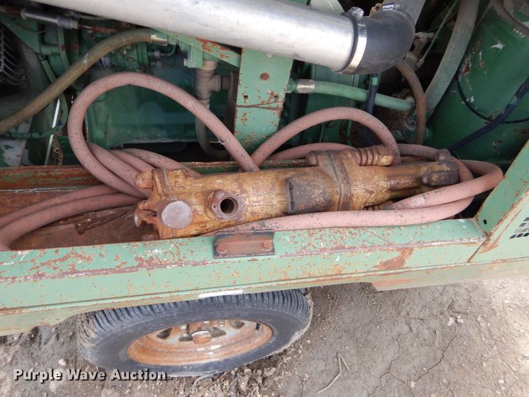 image for item HF9196 Sullair 185Q  air compressor