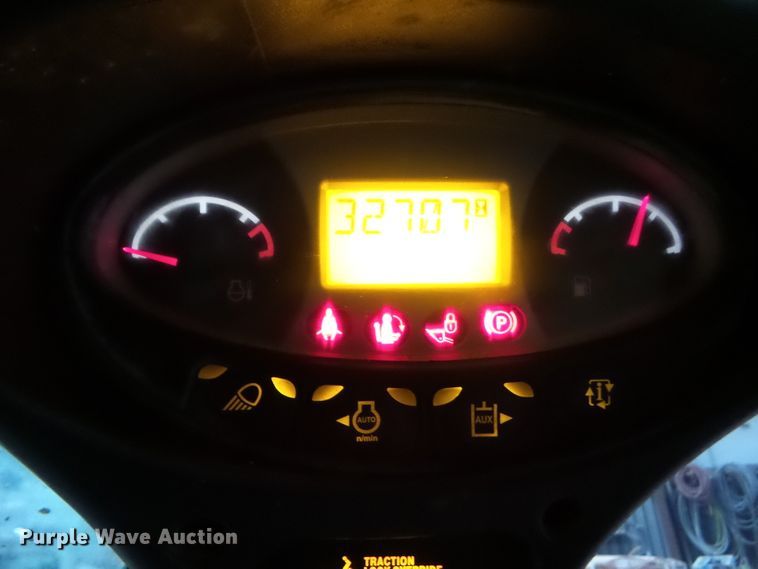 image for item HF9839 2013 Bobcat T650  tracked skid steer loader