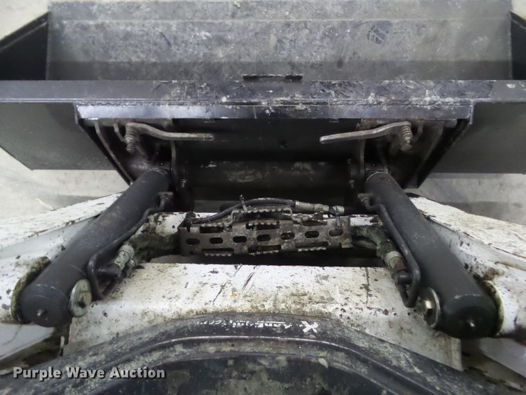 image for item HF9839 2013 Bobcat T650  tracked skid steer loader