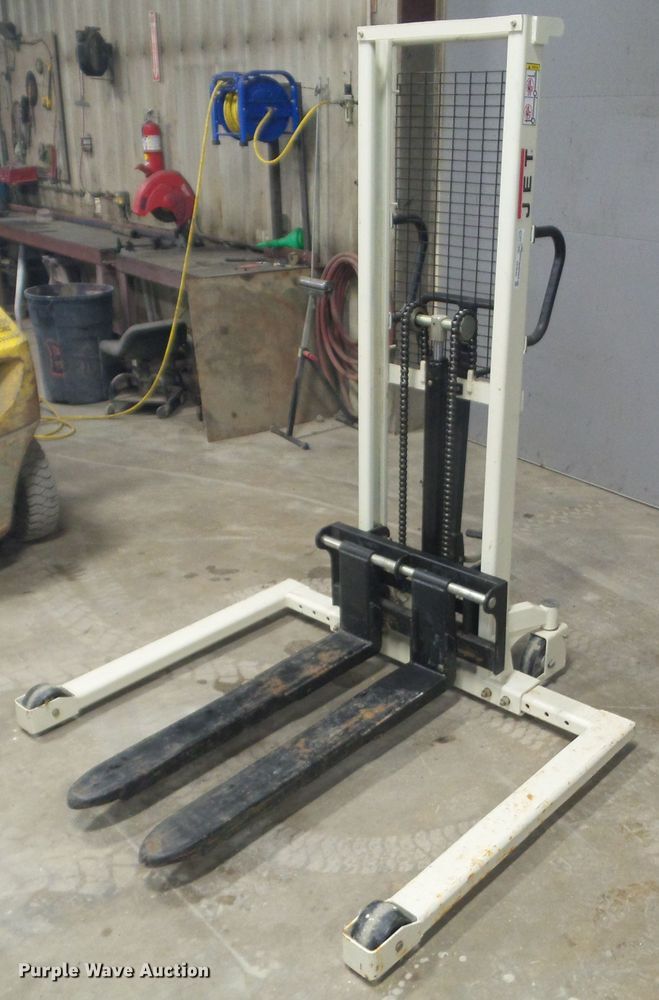 image for item HF9843 Jet JHS-2200A  hydraulic stacker