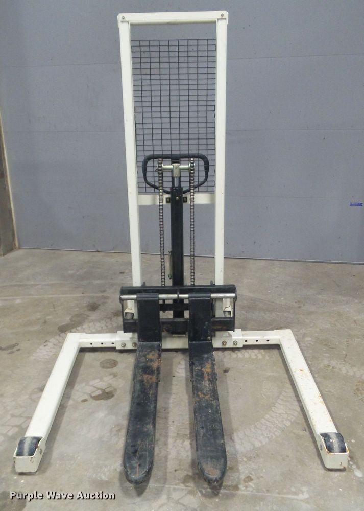 image for item HF9843 Jet JHS-2200A  hydraulic stacker
