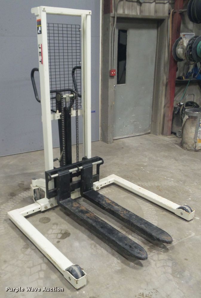 image for item HF9843 Jet JHS-2200A  hydraulic stacker