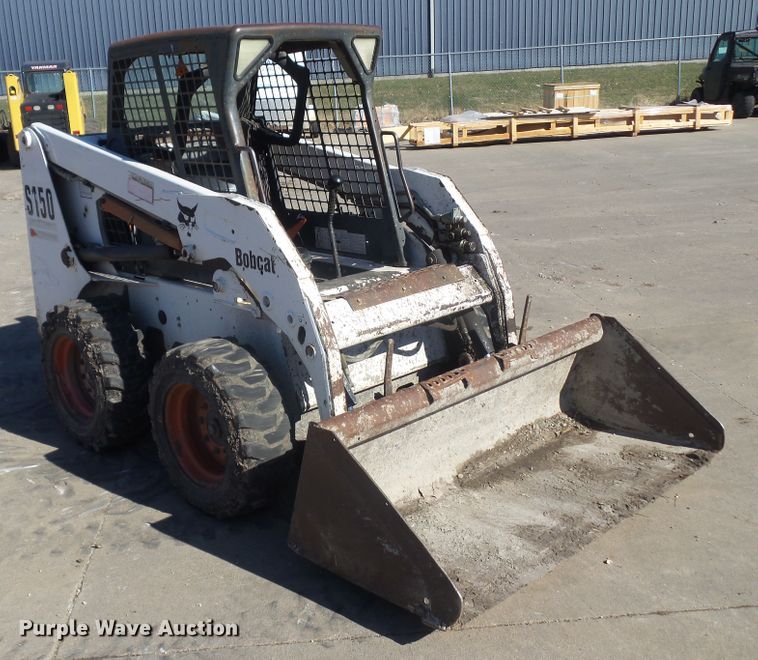 image for item HF9845 2004 Bobcat S150  skid steer loader