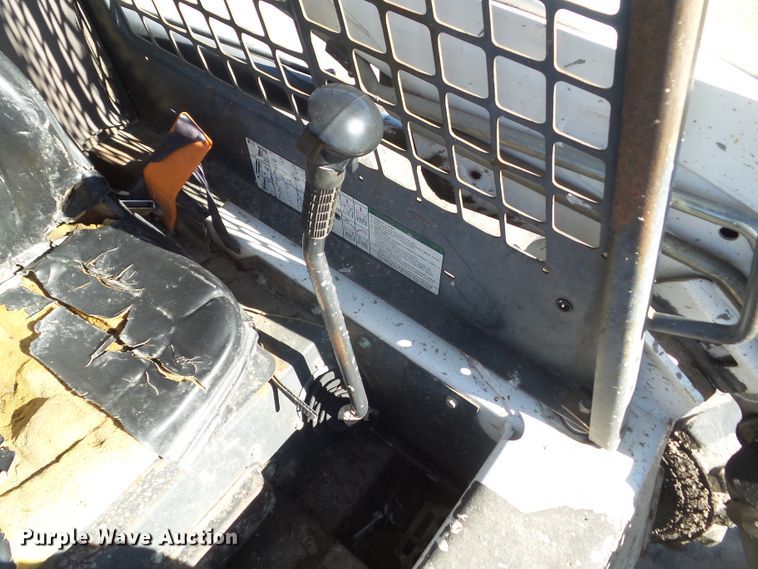 image for item HF9845 2004 Bobcat S150  skid steer loader