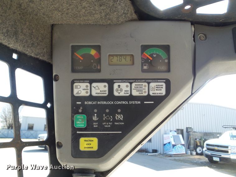 image for item HF9845 2004 Bobcat S150  skid steer loader