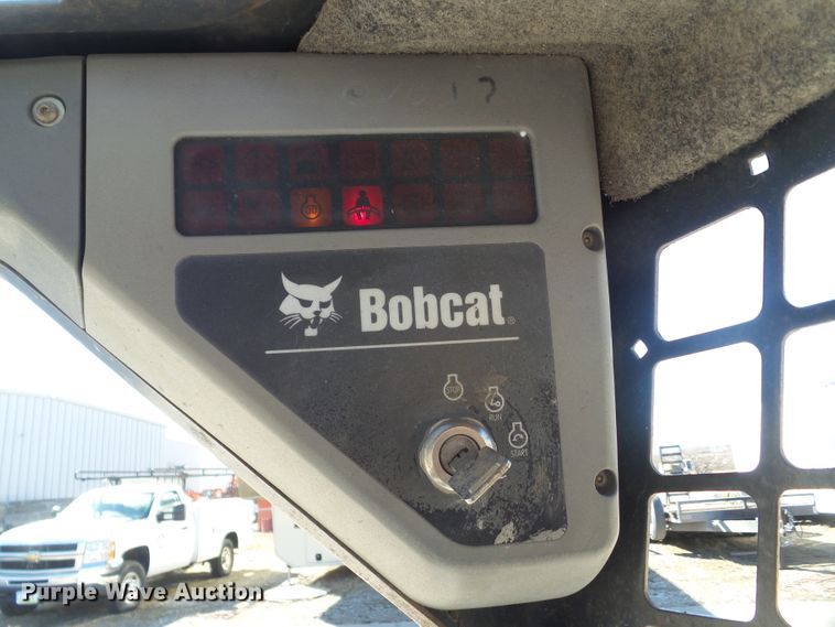 image for item HF9845 2004 Bobcat S150  skid steer loader