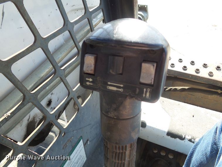 image for item HF9845 2004 Bobcat S150  skid steer loader