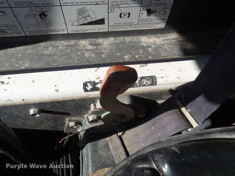 image for item HF9845 2004 Bobcat S150  skid steer loader