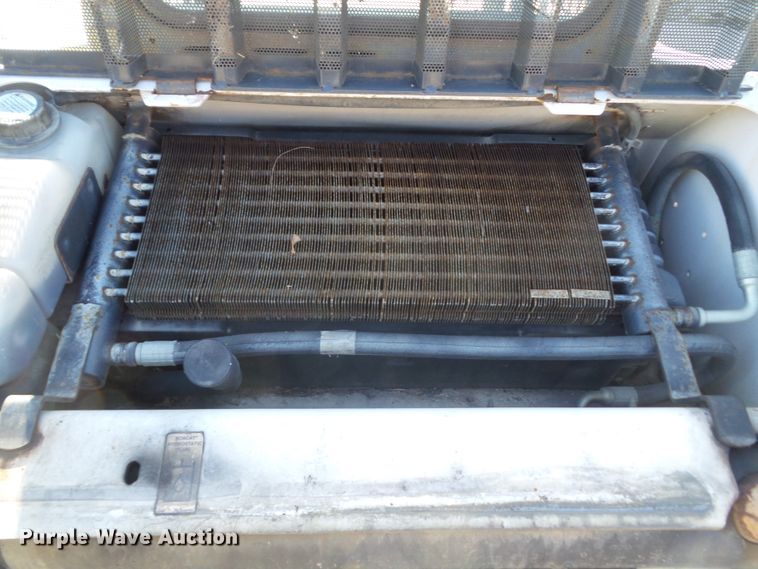 image for item HF9845 2004 Bobcat S150  skid steer loader