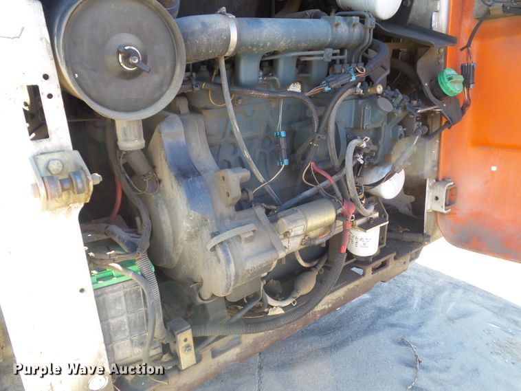 image for item HF9845 2004 Bobcat S150  skid steer loader