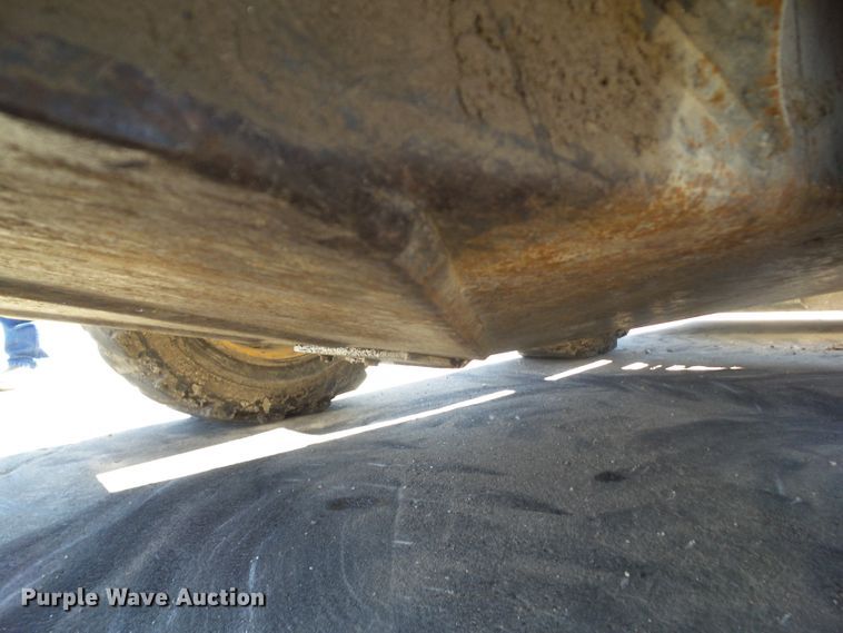 image for item HF9845 2004 Bobcat S150  skid steer loader