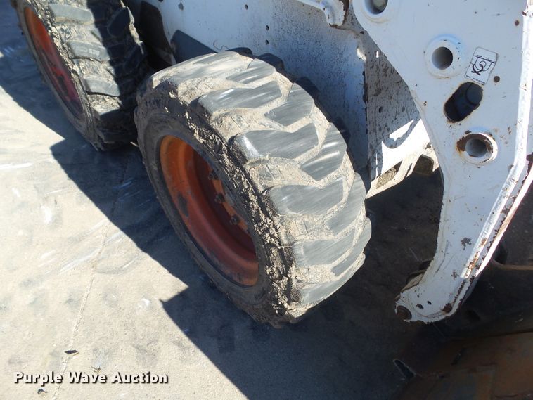 image for item HF9845 2004 Bobcat S150  skid steer loader