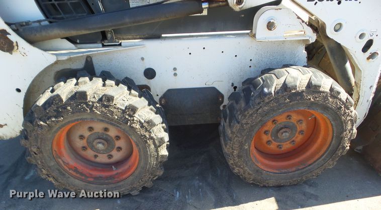 image for item HF9845 2004 Bobcat S150  skid steer loader