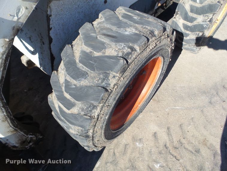 image for item HF9845 2004 Bobcat S150  skid steer loader