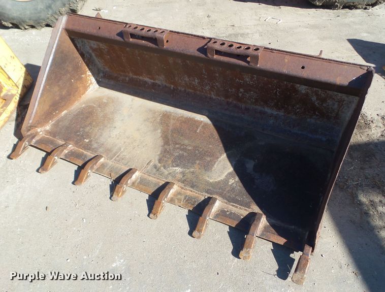 image for item HF9850 ACI 83  skid steer bucket