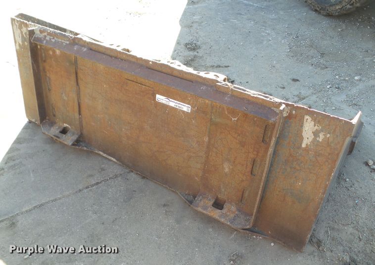 image for item HF9851 Melroe  skid steer bucket