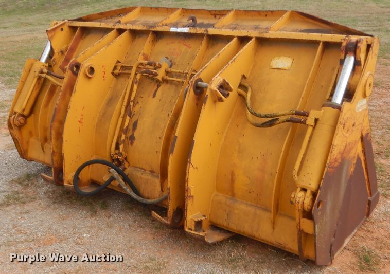 image for item HG9539 Four-in-one loader bucket