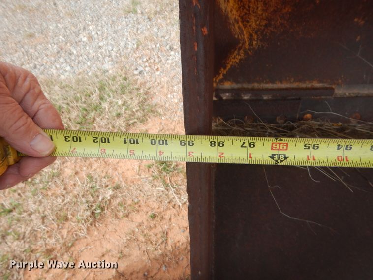 image for item HG9539 Four-in-one loader bucket