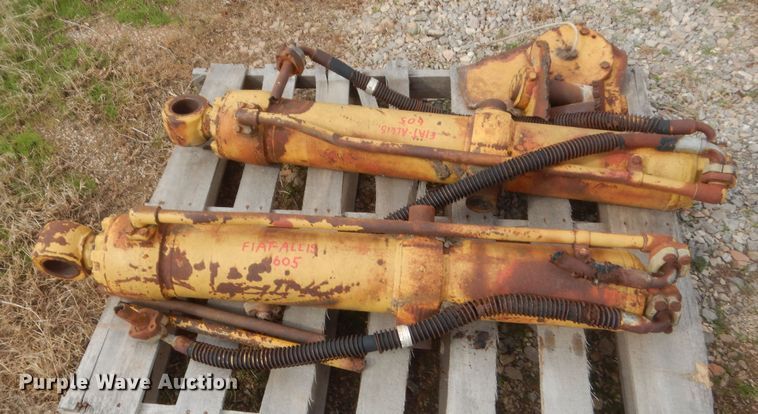 image for item HG9540 Fiat Allis 605 wheel loader parts