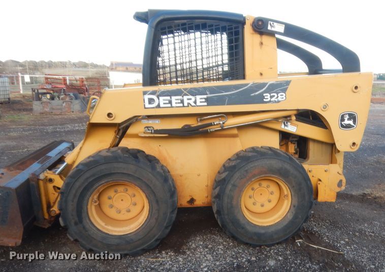 image for item HG9637 2008 John Deere 328  skid steer loader