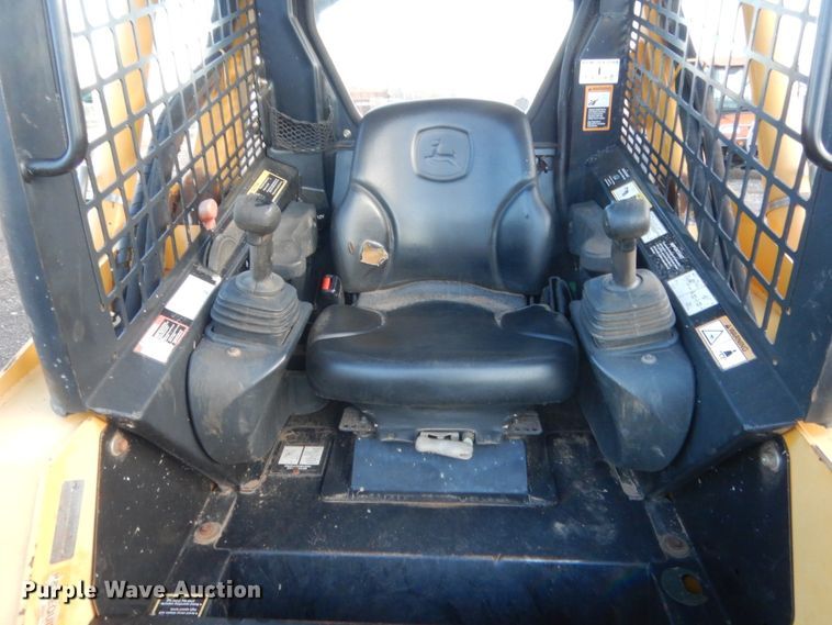 image for item HG9637 2008 John Deere 328  skid steer loader