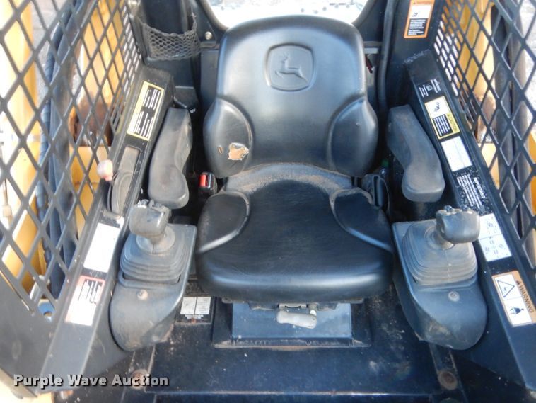 image for item HG9637 2008 John Deere 328  skid steer loader