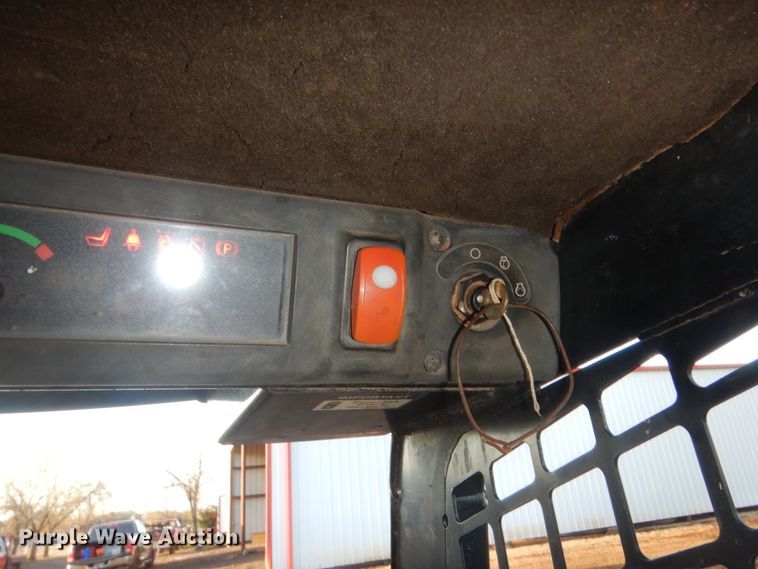 image for item HG9637 2008 John Deere 328  skid steer loader