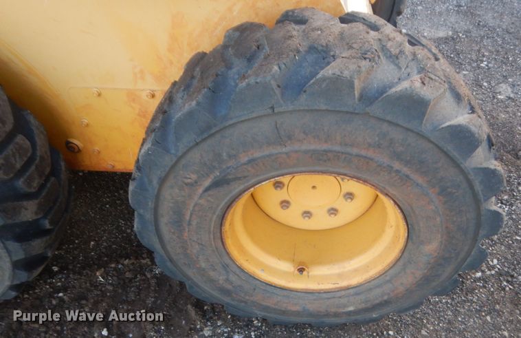 image for item HG9637 2008 John Deere 328  skid steer loader