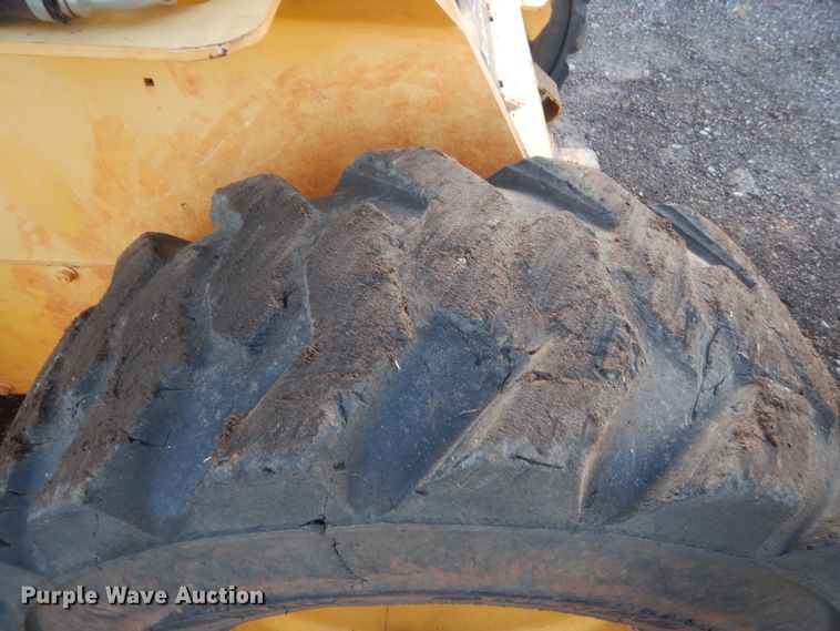 image for item HG9637 2008 John Deere 328  skid steer loader