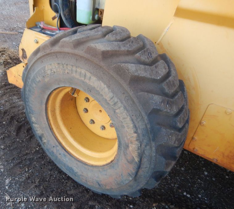 image for item HG9637 2008 John Deere 328  skid steer loader