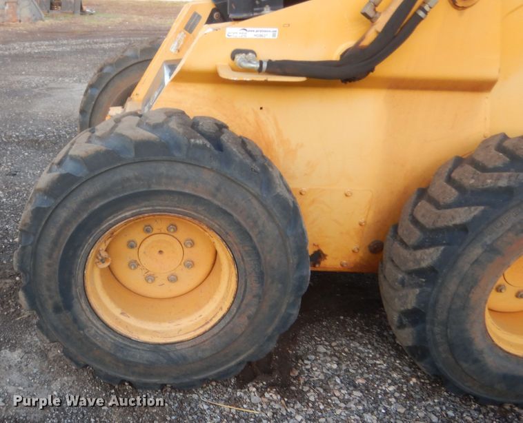 image for item HG9637 2008 John Deere 328  skid steer loader