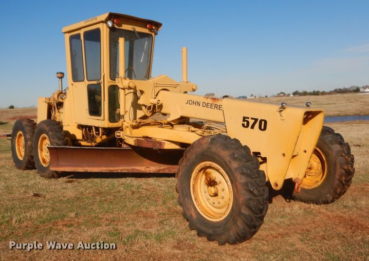 image for item HG9642 John Deere 570  motor grader