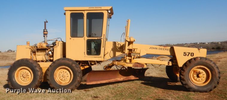 image for item HG9642 John Deere 570  motor grader