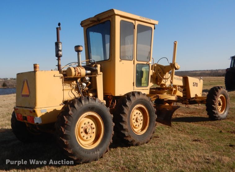 image for item HG9642 John Deere 570  motor grader