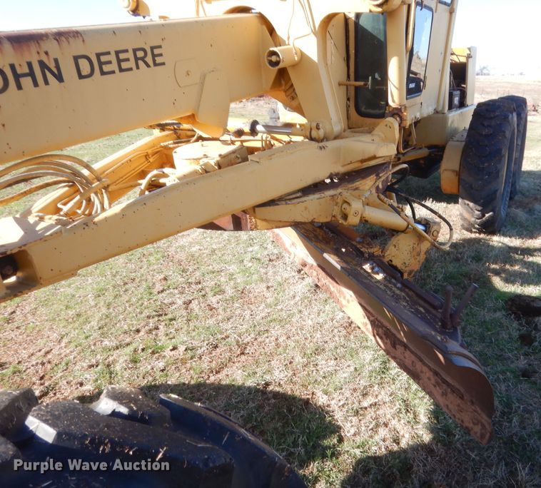 image for item HG9642 John Deere 570  motor grader