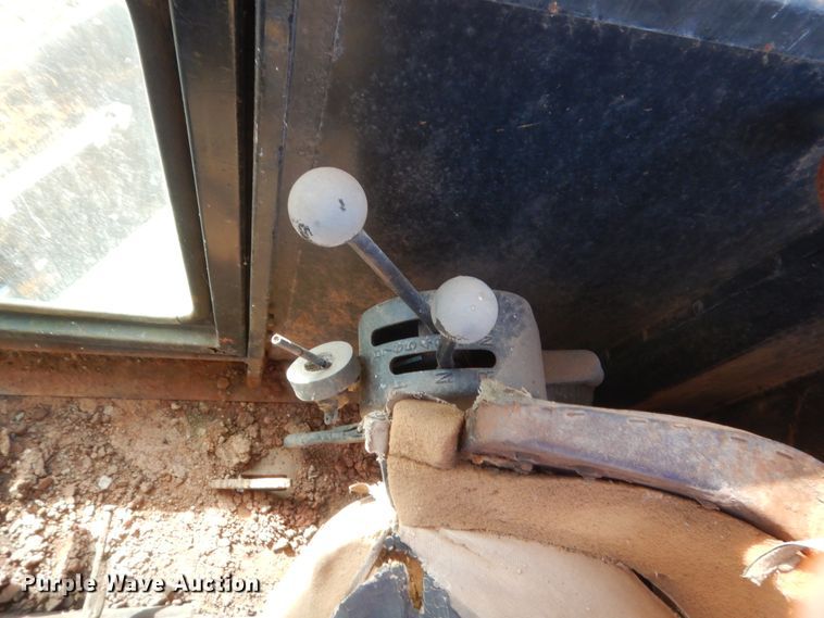 image for item HG9642 John Deere 570  motor grader