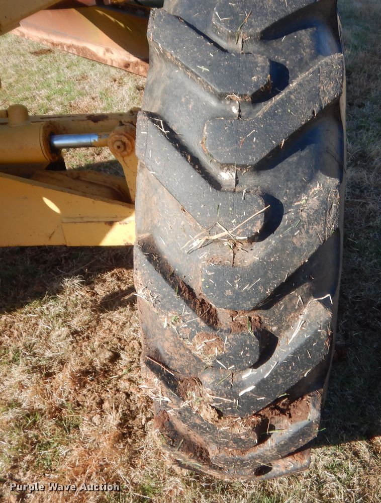 image for item HG9642 John Deere 570  motor grader